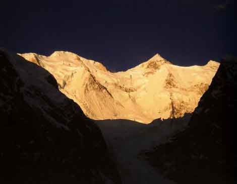 
Gasherbrum II North Face At Sunrise - 8000 Metri Di Vita, 8000 Metres To Live For book
